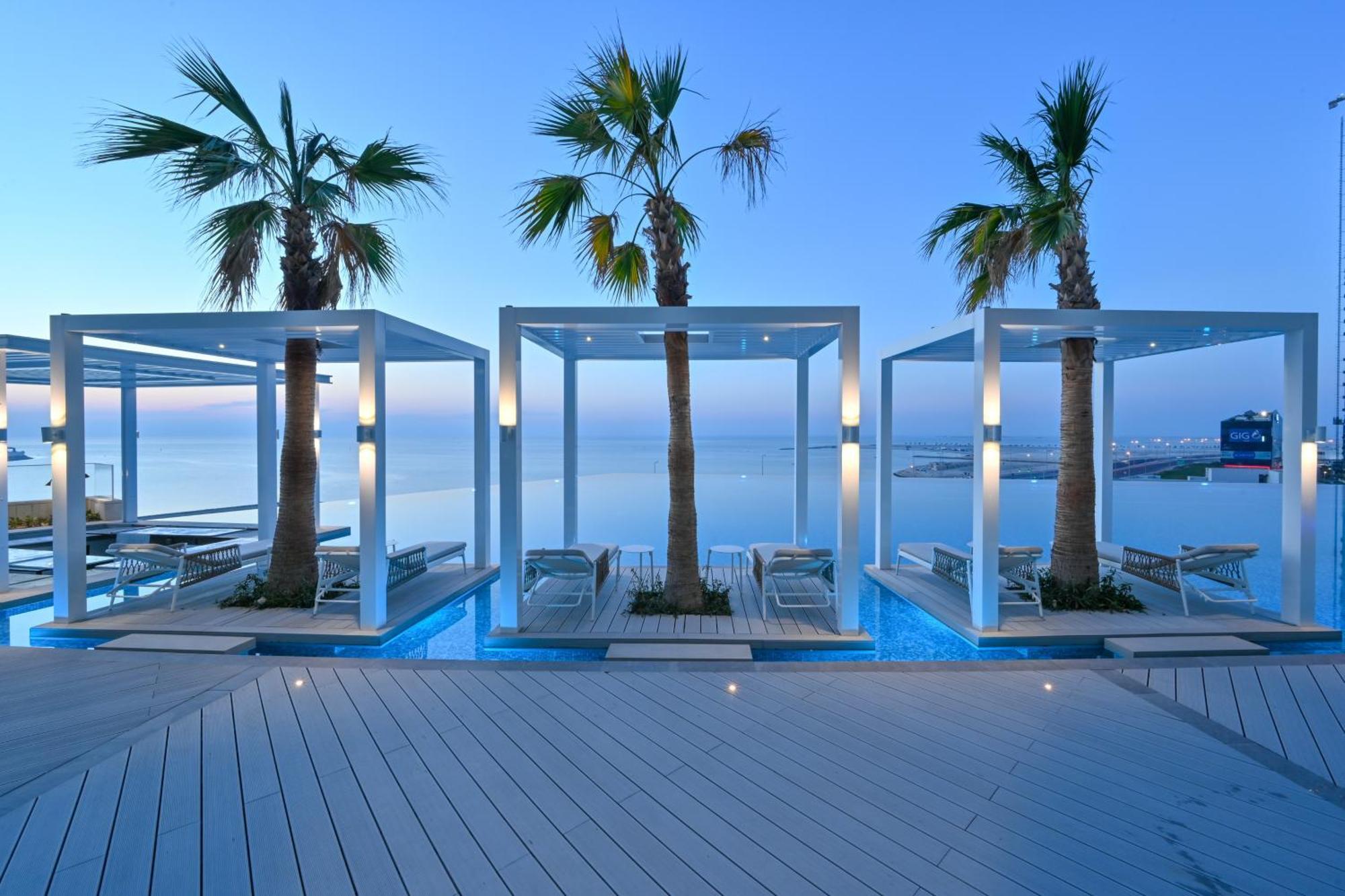 Onyx Rotana Hotel Manama Exterior foto The beach at the hotel