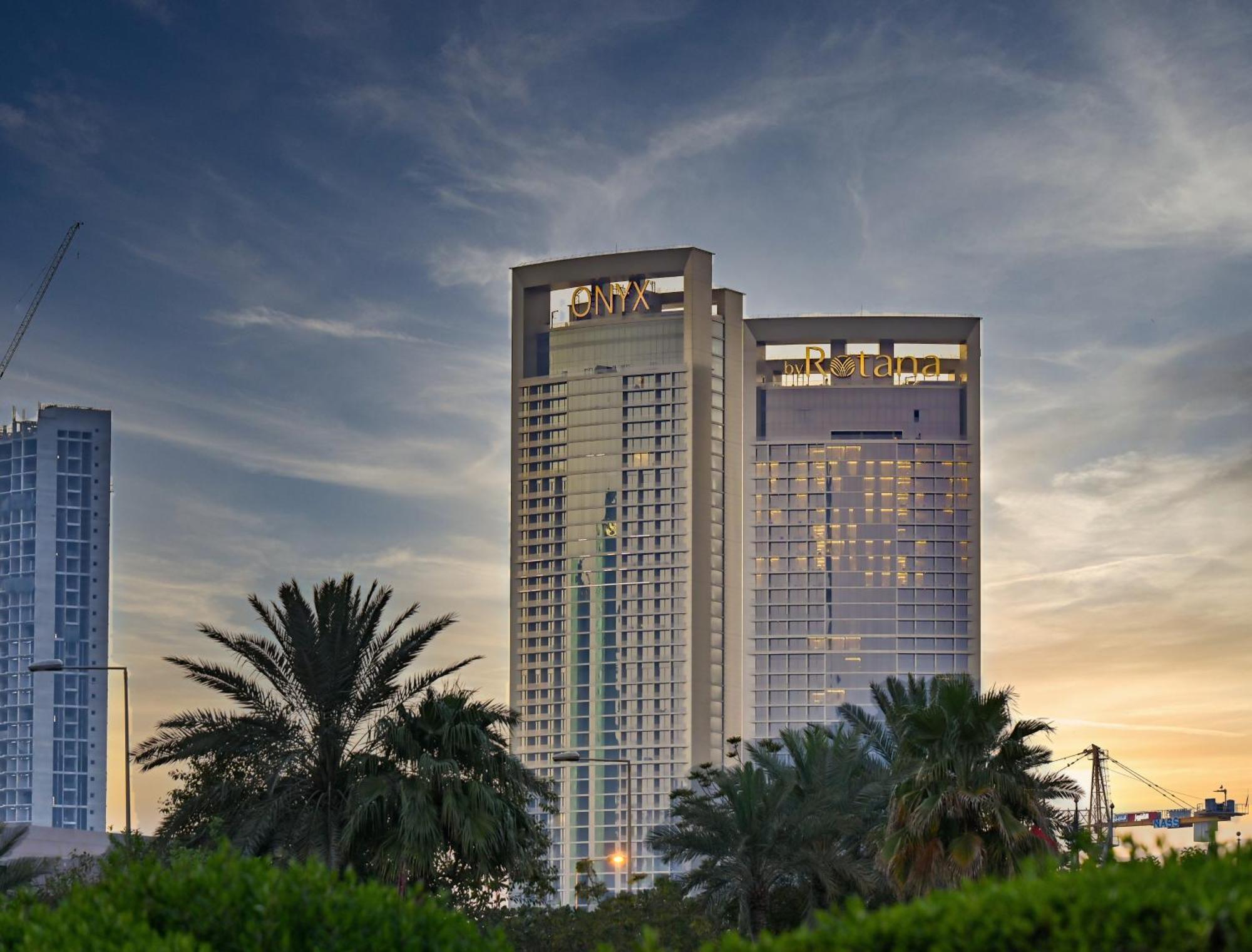Onyx Rotana Hotel Manama Exterior foto The hotel in 2016