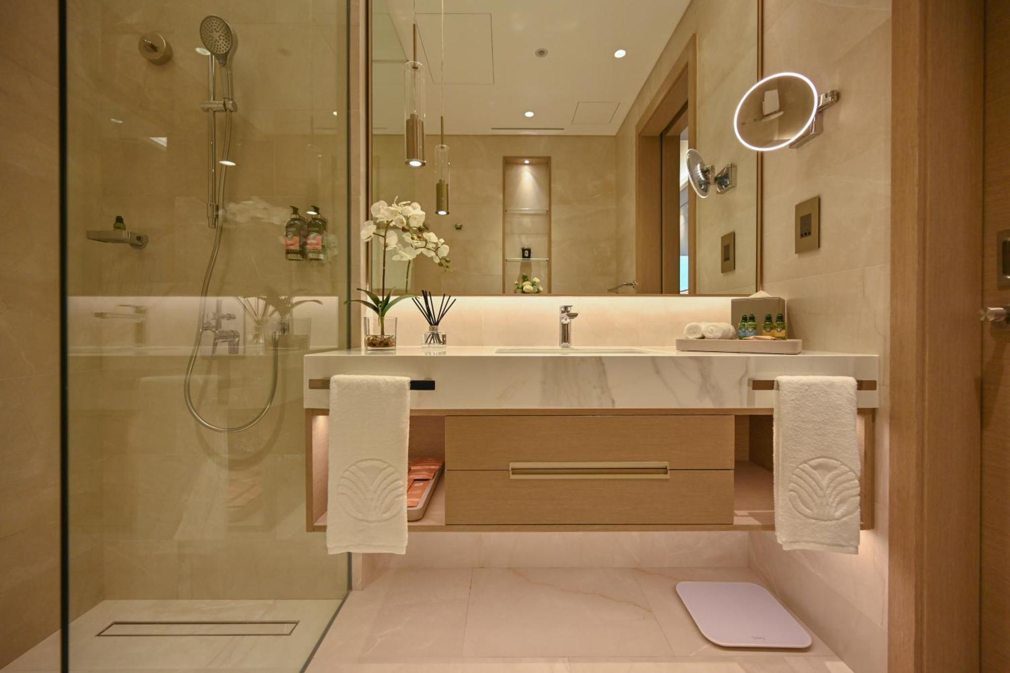 Onyx Rotana Hotel Manama Exterior foto Bathroom