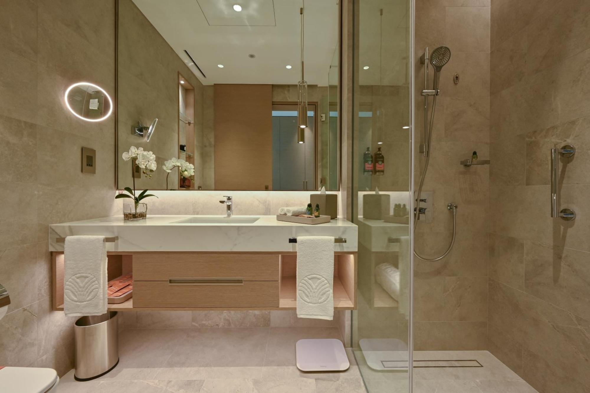 Onyx Rotana Hotel Manama Exterior foto Bathroom